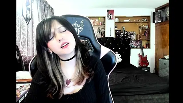 Maki Zein  online show from 02/05/26, 07:51