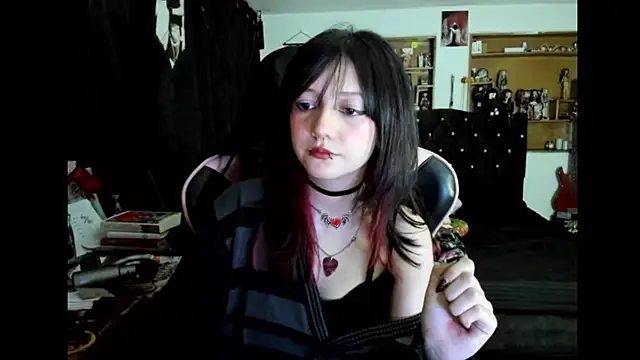 Maki Zein  online show from 03/21/26, 03:44