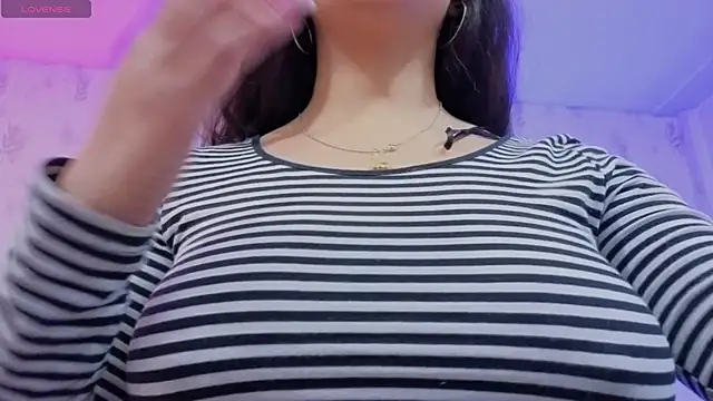 Snapshot of MARIANA_TAY1 chatting on 05/22/26, 03:02 MARIANA TAY1 online show from 05/22/26, 03:02
