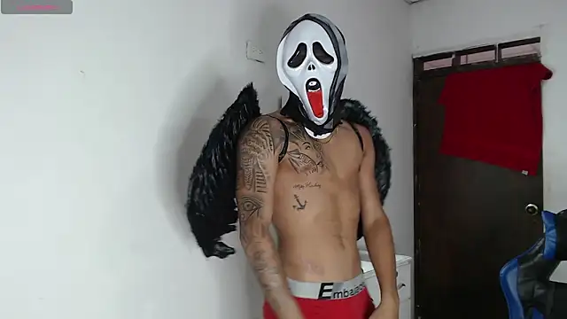 Snapshot of Angel_LatinGuy chatting on 10/12/25, 05:56 Angel LatinGuy online show from 10/12/25, 05:56