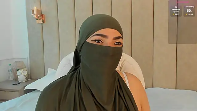  naylaa  online show from 12/16/25, 02:38