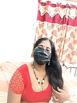 tamil-aunt online show from 10/11/25, 05:22