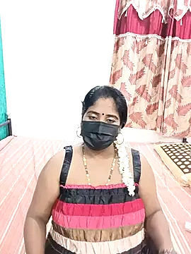 tamil-aunt online show from 10/15/25, 04:18