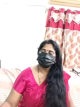 tamil-aunt online show from 10/18/25, 05:25