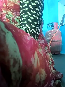 Snapshot of rasmi_powar chatting on 11/05/25, 03:06 rasmi powar online show from 11/05/25, 03:06