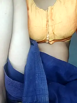 Snapshot of Cute_Dolly89 chatting on 10/17/25, 05:48 Cute Dolly89 online show from 10/17/25, 05:48