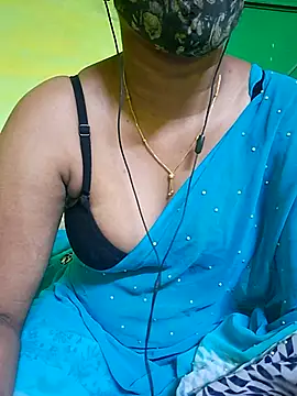 Snapshot of tamil_kanaka chatting on 04/26/26, 02:48 tamil kanaka online show from 04/26/26, 02:48