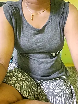 Snapshot of tamil_kanaka chatting on 06/08/26, 03:45 tamil kanaka online show from 06/08/26, 03:45