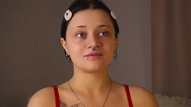 TraciBasco online show from 04/22/26, 05:54