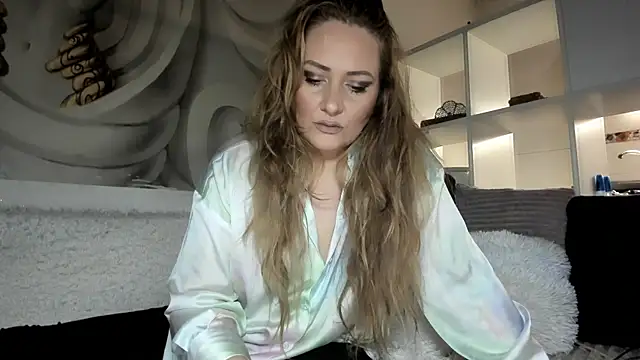 88  callmemadam  88 online show from 10/19/25, 09:48