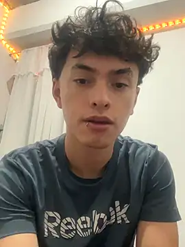 Snapshot of AlessiaLuxx chatting on 11/30/25, 12:14 AlessiaLuxx online show from 11/30/25, 12:14