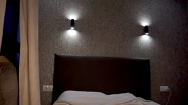 milykitty online show from 10/24/25, 01:18