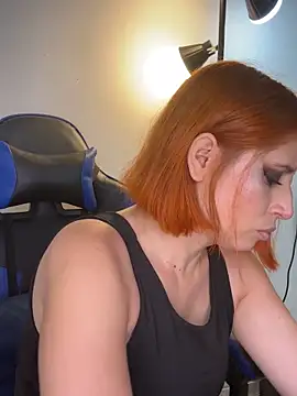 Snapshot of Adeline_1 chatting on 11/01/25, 09:17 Adeline 1 online show from 11/01/25, 09:17