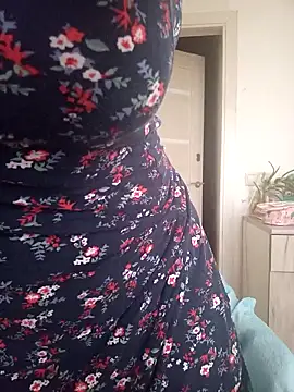 Ambika beauty online show from 10/18/25, 11:00