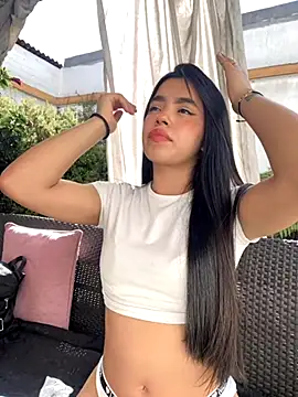 LunaMoore Pink online show from 10/24/25, 01:40