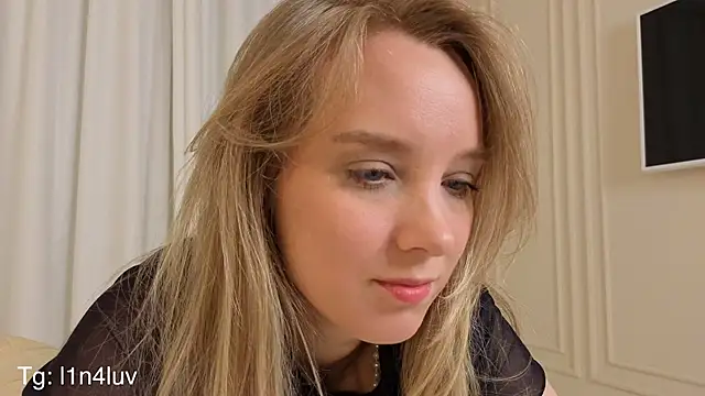 AIicaparkerc online show from 10/28/25, 10:12