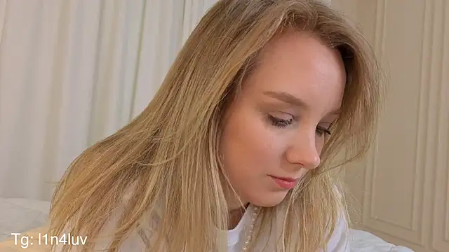 AIicaparkerc online show from 11/17/25, 09:20