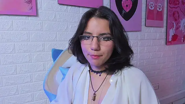 HollyPeach online show from 11/13/25, 07:51