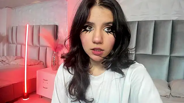 HollyPeach online show from 02/11/26, 07:19