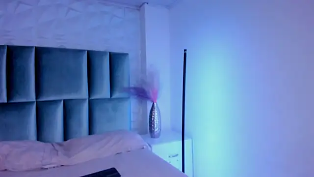 HollyPeach online show from 03/03/26, 08:04