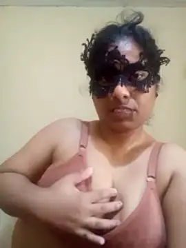 Expose Queen online show from 03/11/26, 05:35