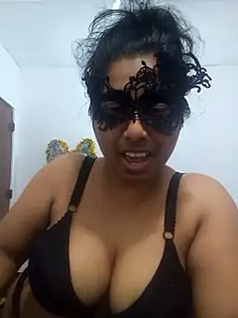 Expose Queen online show from 04/16/26, 05:36