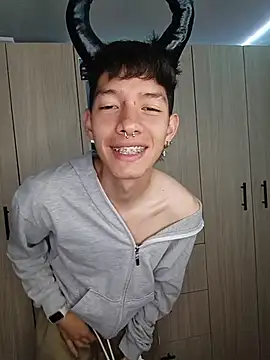 heyy noah11 online show from 11/22/25, 01:04