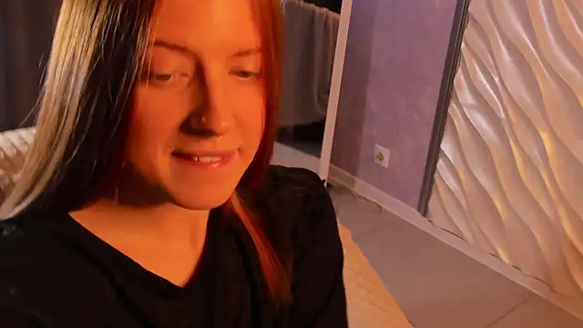 Snapshot of enarskaya chatting on 10/17/25, 10:23 enarskaya online show from 10/17/25, 10:23