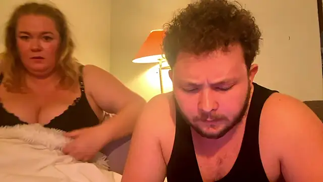 CurvyMilfWithBigJugs online show from 10/18/25, 05:54