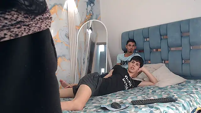 EMPIRE BOYS1 online show from 04/19/26, 01:21