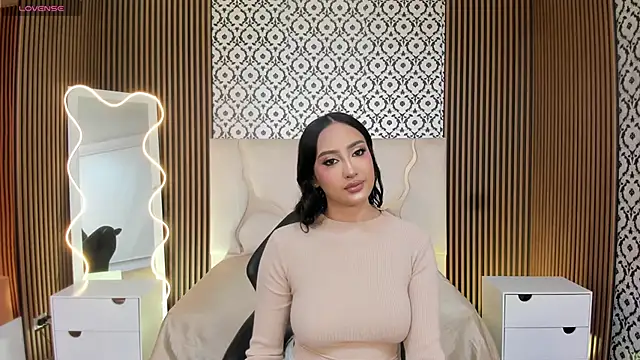 BEELLA TAY1 online show from 11/15/25, 03:08