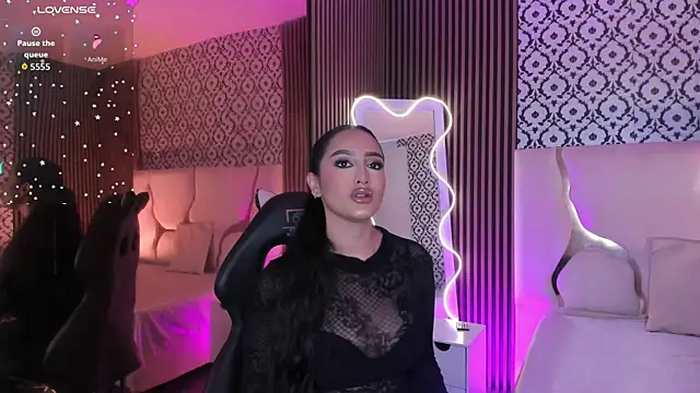 BEELLA TAY1 online show from 12/05/25, 12:25