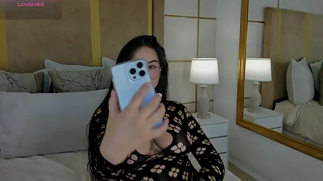 Snapshot of lyrabellini chatting on 02/10/26, 11:03 lyrabellini online show from 02/10/26, 11:03