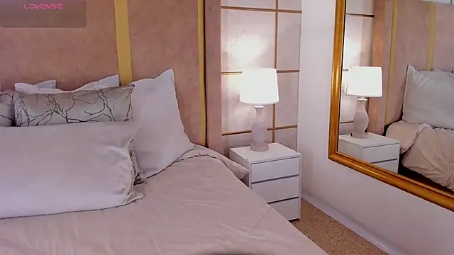 Snapshot of lyrabellini chatting on 02/25/26, 11:20 lyrabellini online show from 02/25/26, 11:20