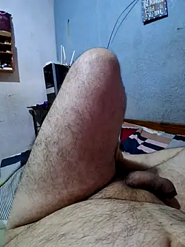 Snapshot of latinooso chatting on 10/22/25, 06:35 latinooso online show from 10/22/25, 06:35