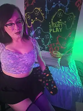 MiniMonroe online show from 10/21/25, 04:46