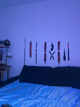 MiniMonroe online show from 11/25/25, 09:20