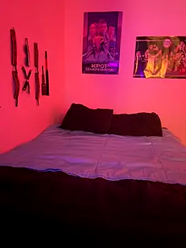 MiniMonroe online show from 12/05/25, 12:03