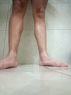 Snapshot of p97738 chatting on 10/21/25, 02:23 p97738 online show from 10/21/25, 02:23