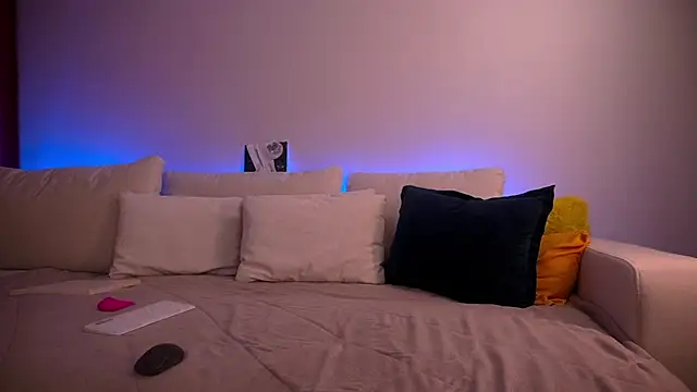  infinitespring  online show from 11/10/25, 08:13