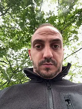 Snapshot of AlexGogo23 chatting on 10/11/25, 02:48 AlexGogo23 online show from 10/11/25, 02:48