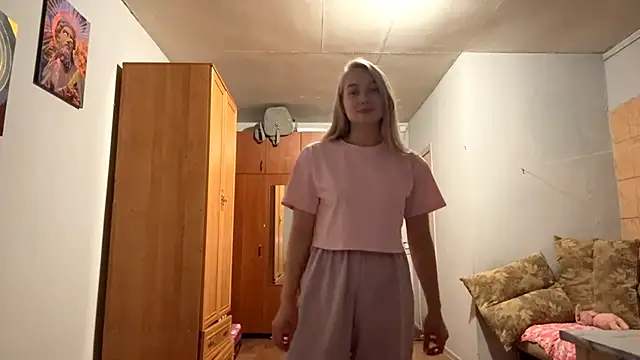 TeresaGrigg online show from 10/11/25, 12:15