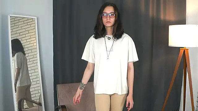 KarinShafi online show from 10/13/25, 03:39