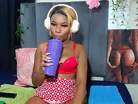 Lauren-001 online show from 10/22/25, 08:25