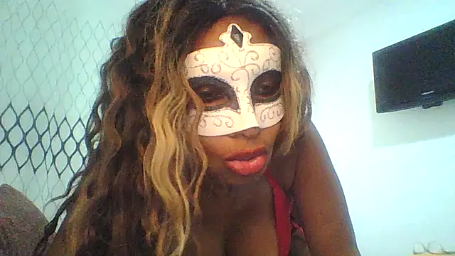 Snapshot of wchocolate chatting on 10/18/25, 11:55 wchocolate online show from 10/18/25, 11:55