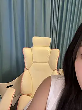 yiyi 3523 online show from 03/08/26, 02:32