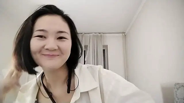 Lyndasilk online show from 11/23/25, 03:23