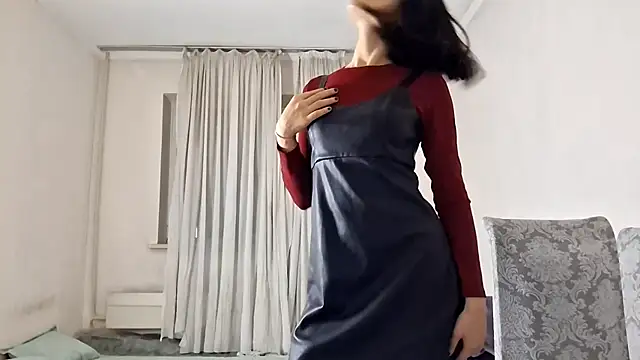 Lyndasilk online show from 11/30/25, 05:06