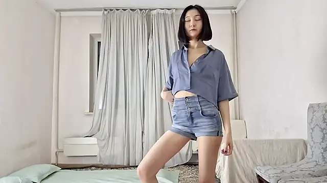 Lyndasilk online show from 03/17/26, 04:21