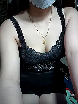 LeanaLy online show from 10/17/25, 12:30